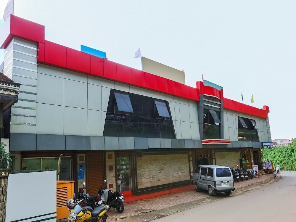 Фото Oyo 24364 Shiv Shanthi Grand