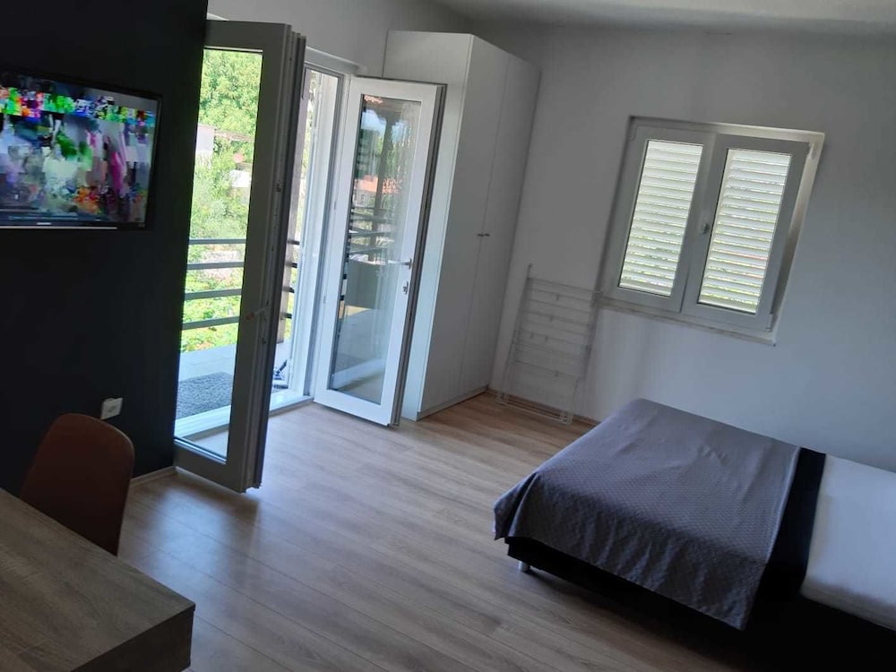 Фото Mediteran Rooms