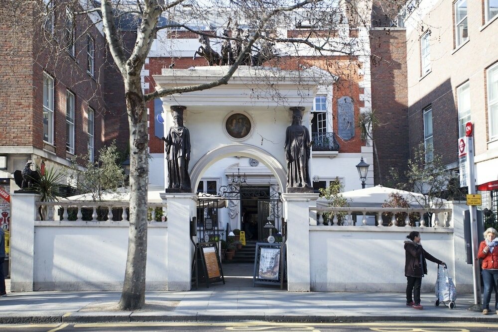 Фото отеля 1