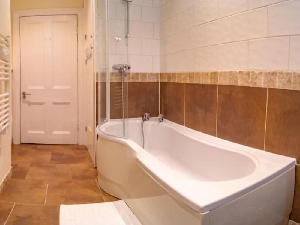 Фото Church Lane Apartments