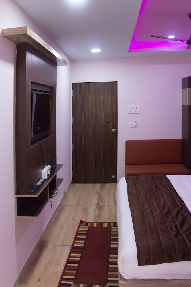 Фото Hotel Shree Palace & Restaurant
