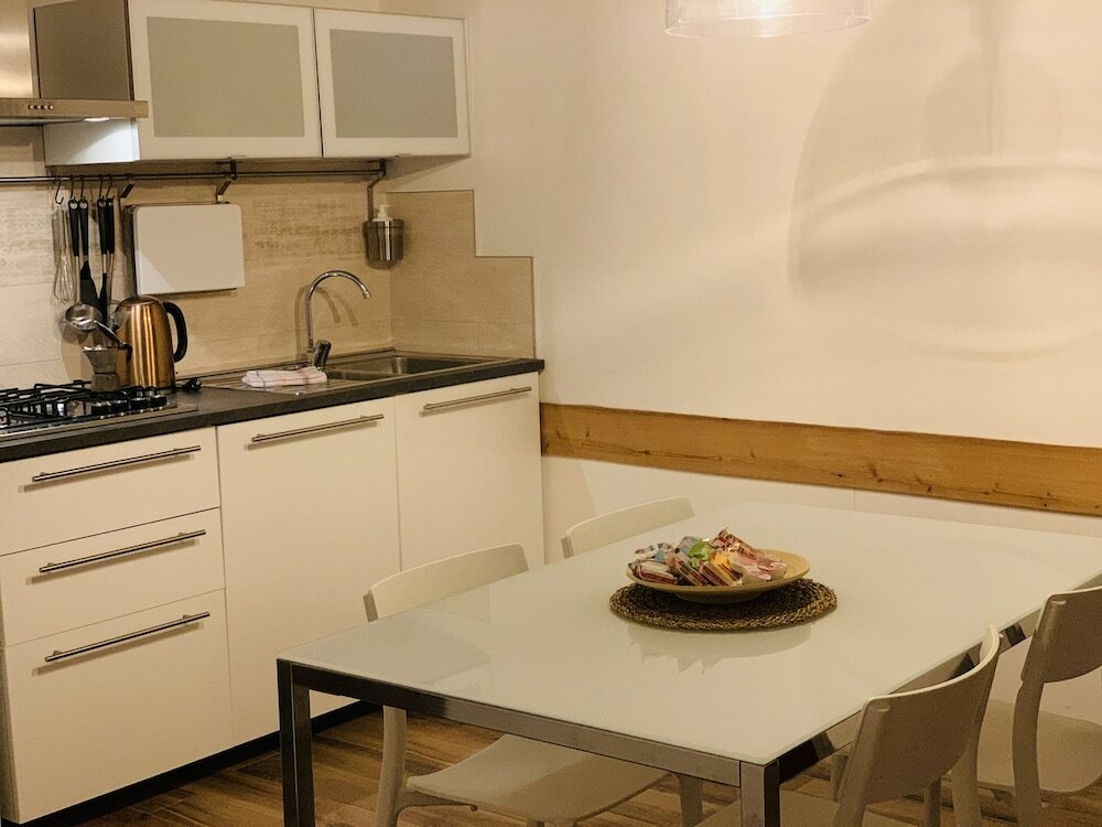 Фото Grimaldi Apartments - Casa di Emma