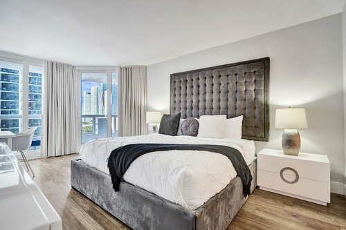 Гостиница 3 Bedroom Condo With Stunning Balcony View в Майами