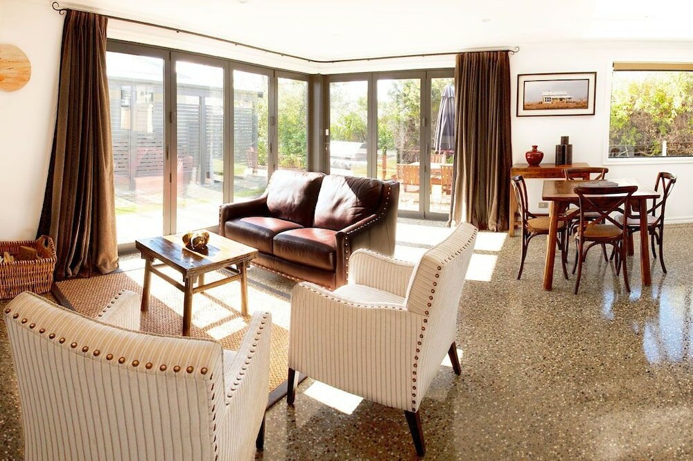 Фото Pembroke Accommodation