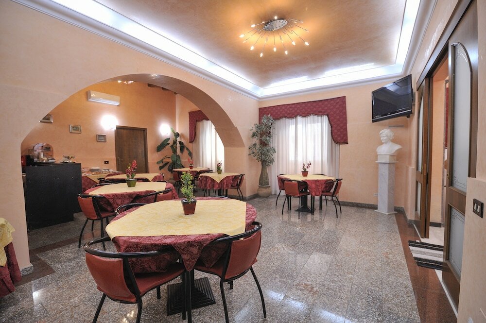 Фото Hotel Piccolo di Corduneanu Aurora