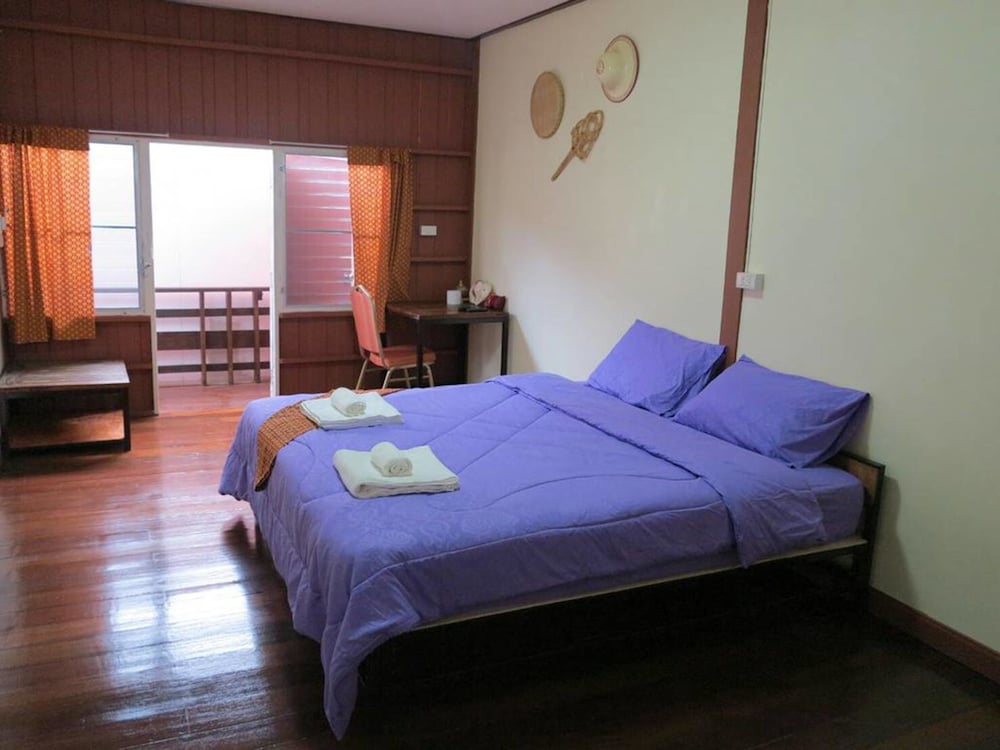 Фото Baan Khun Ya Ayutthaya