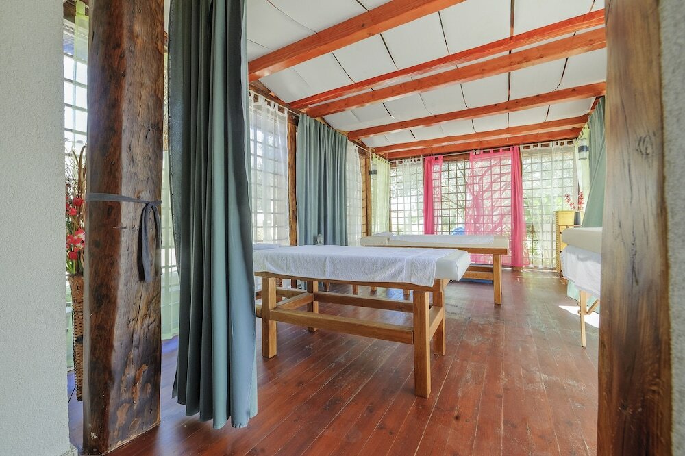 Фото Olive Garden Camp Resort