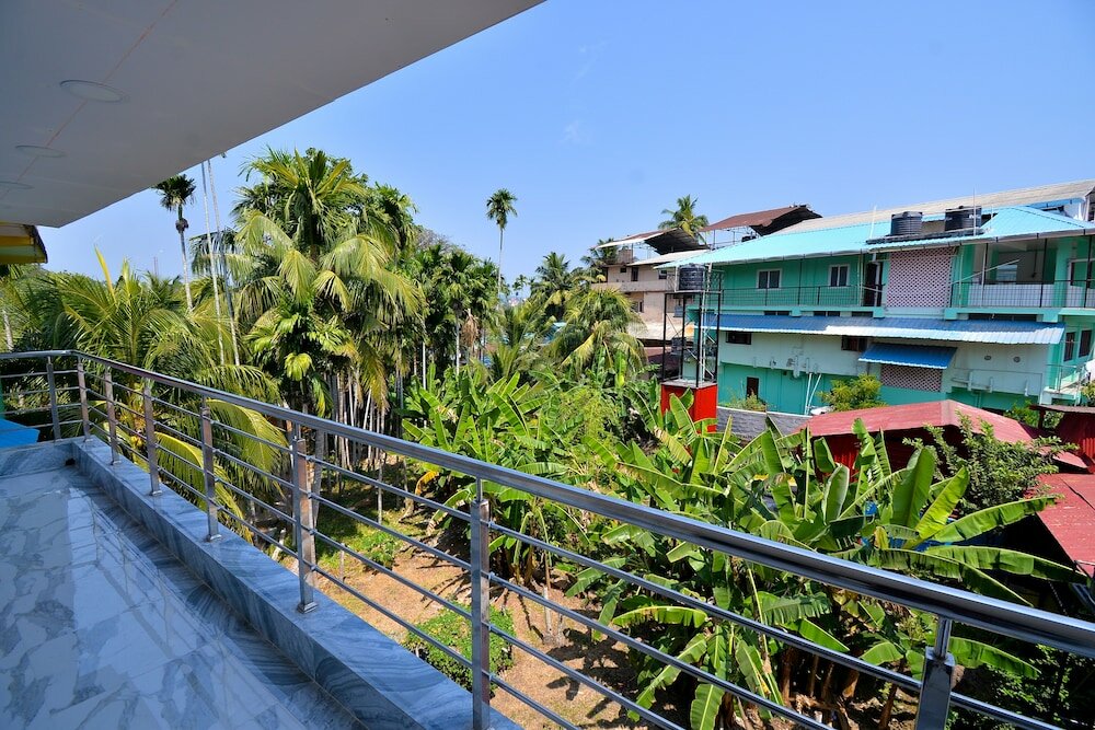 Фото Hotel Coral Inn