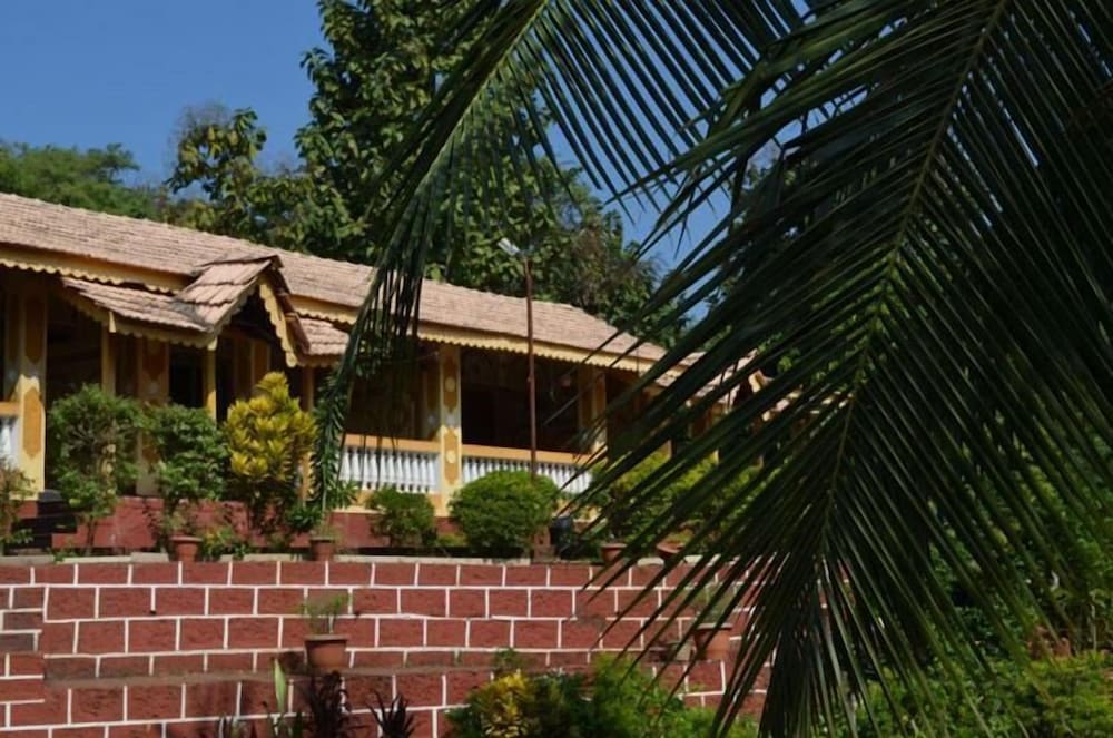 Фото Nisarg Resort