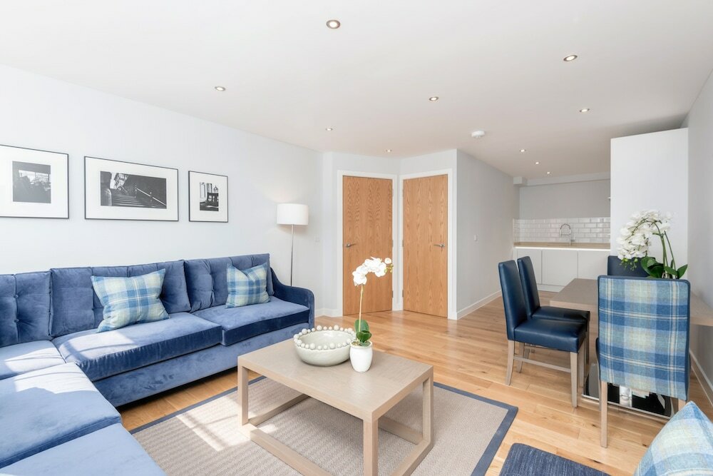 Фото Destiny Scotland Royal Mile Residence