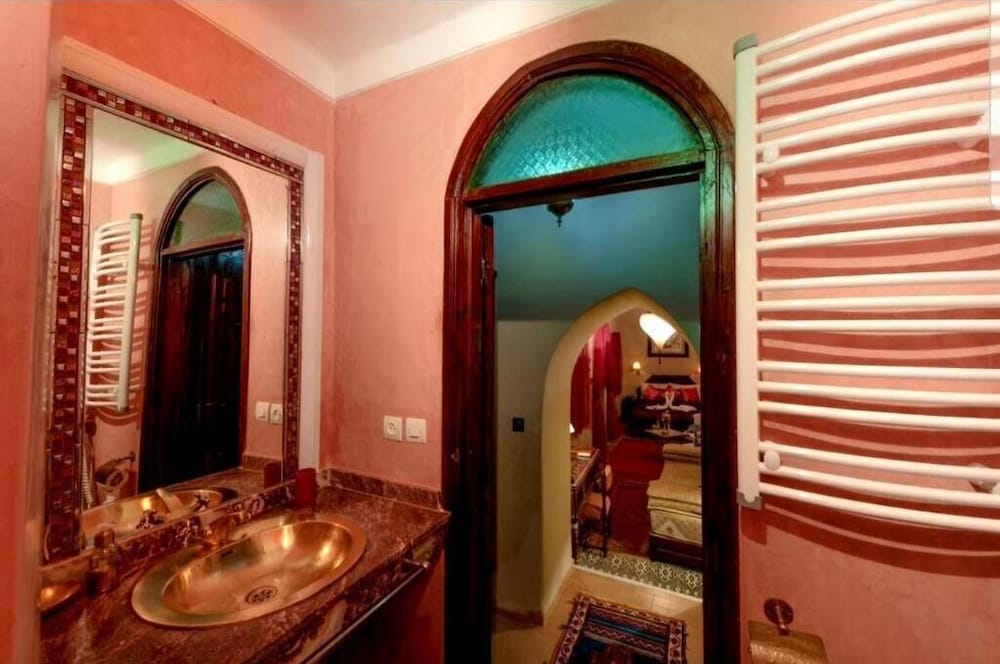 Фото Abelia Riad