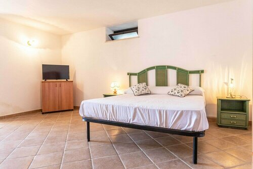 Апартаменты Emma's Villa facing the sea with swimming pool