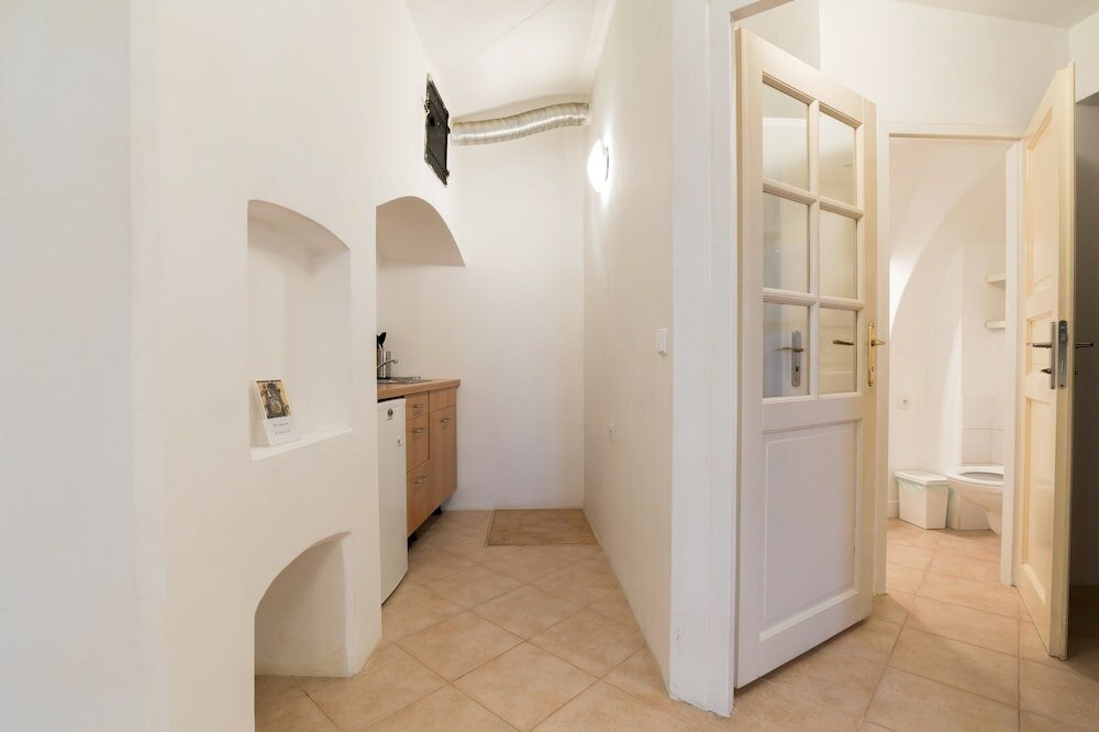 Фото Charles Bridge Hostel & Apartments