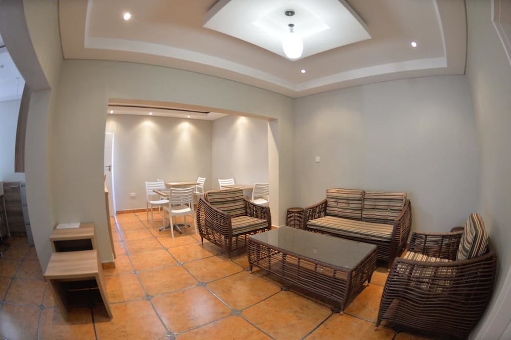 Фото Corner Cottage Bed and Breakfast