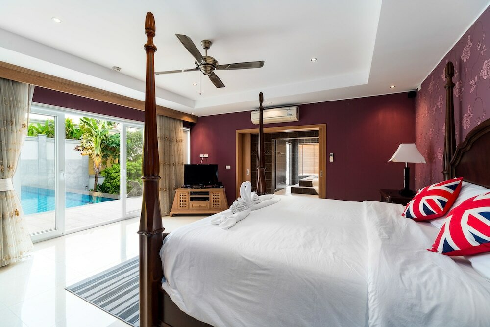 Фото Stunning Luxury Golf and Pool Villas