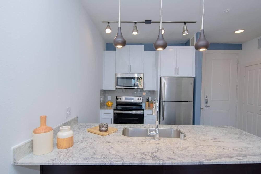 Фото Urbanlights at Legacy West