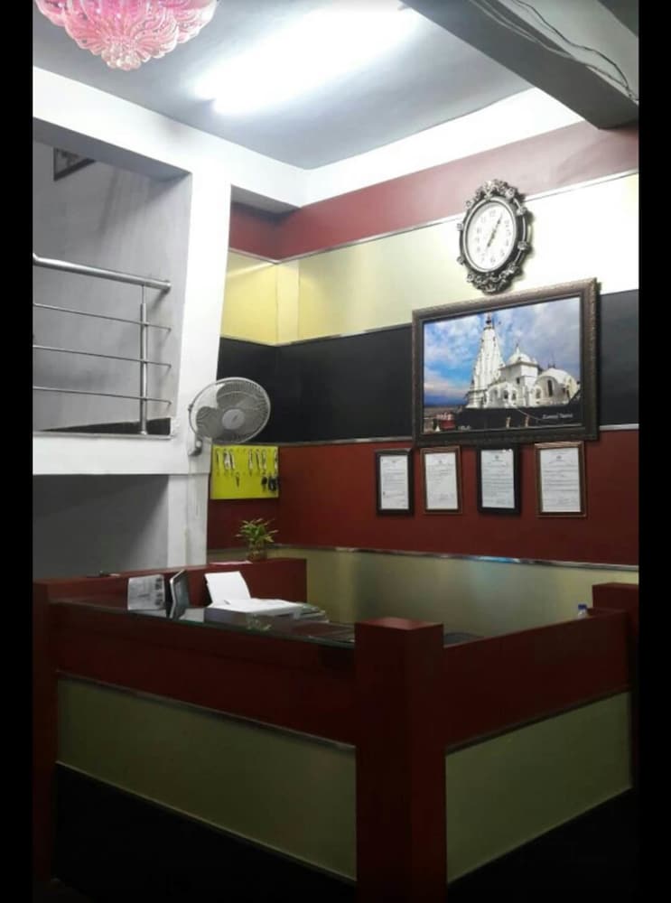 Фото Hotel Lords Highway Inn