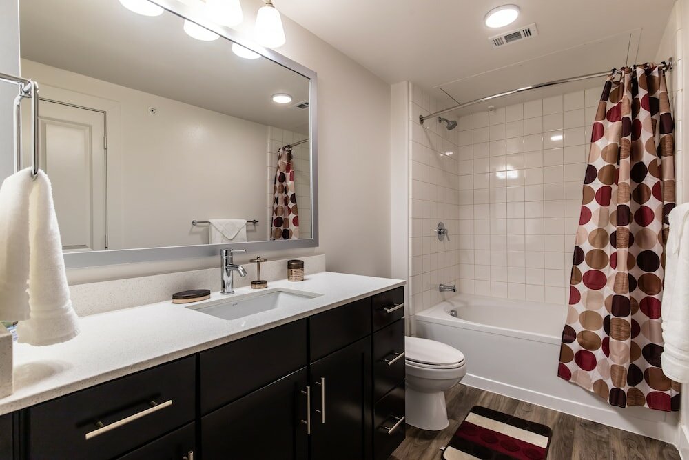 Фото Urbanlights at Legacy West