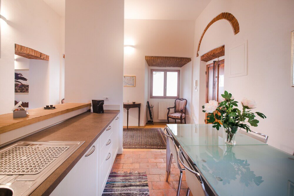 Фото Central Location in Florence Inviting 3bd Apt