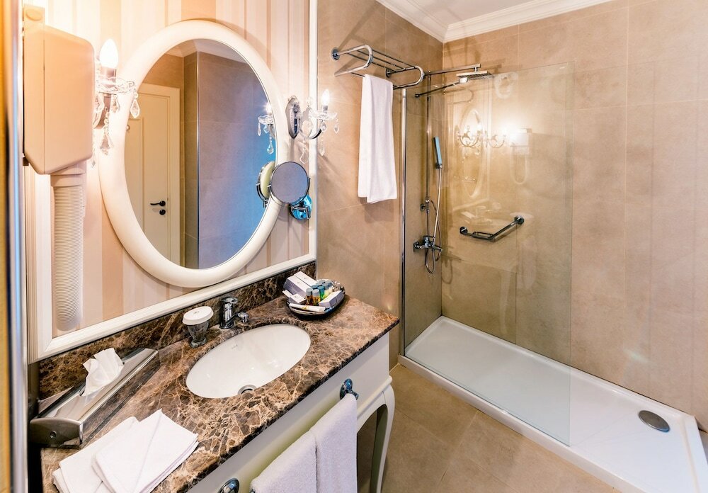 Фото Vuni Palace Hotel