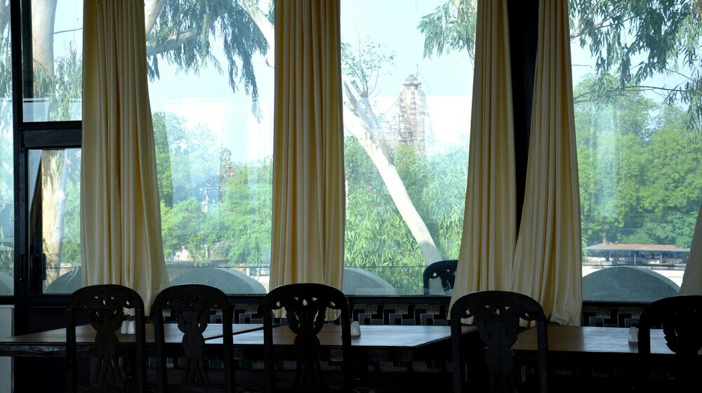 Фото Hotel Khajuraho Temple View