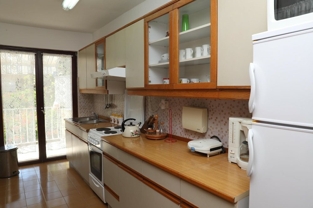 Фото Apartments Knezovic