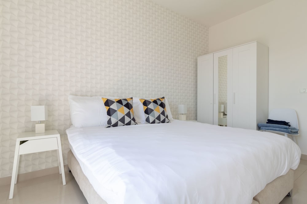 Фото New Building 2 Br 2 Bathrooms Parking