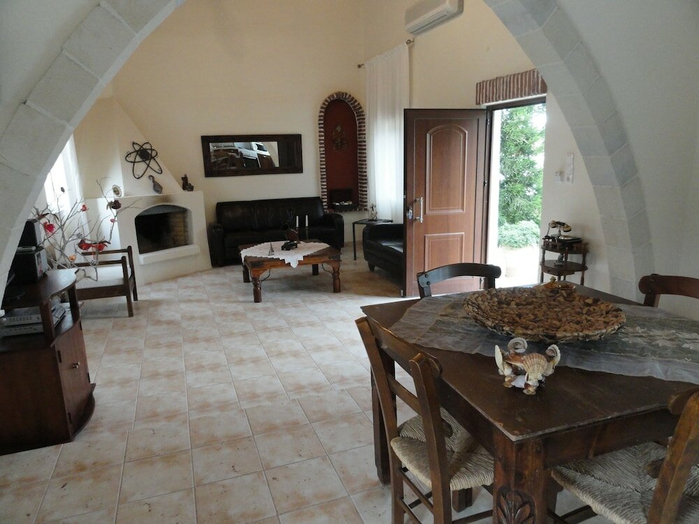 Фото Villa Arokaria