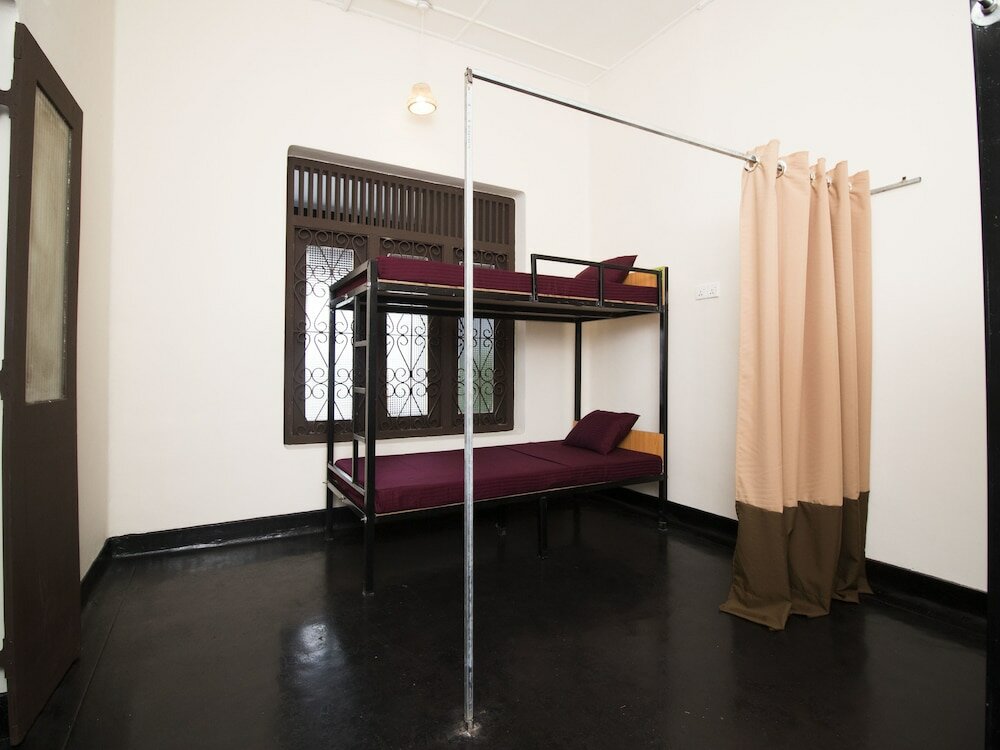 Фото The Oasis Hostel