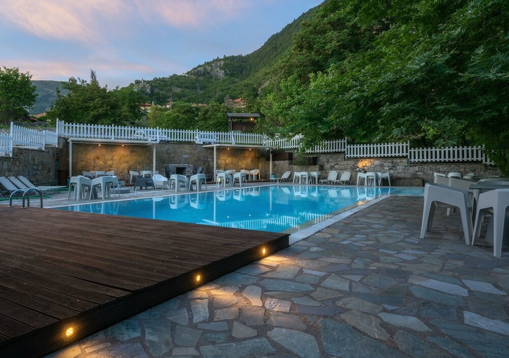 Фото отеля 2