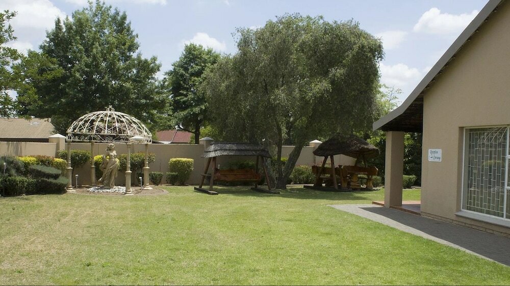 Фото Nmb Guest House