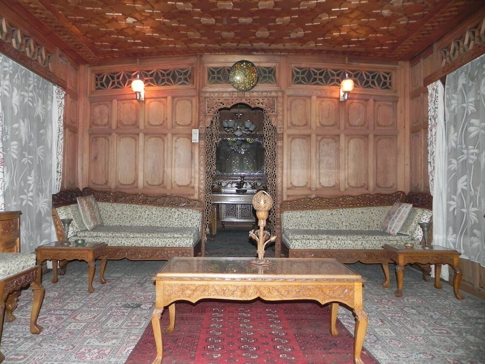 Фото Shabrose Heritage Houseboats