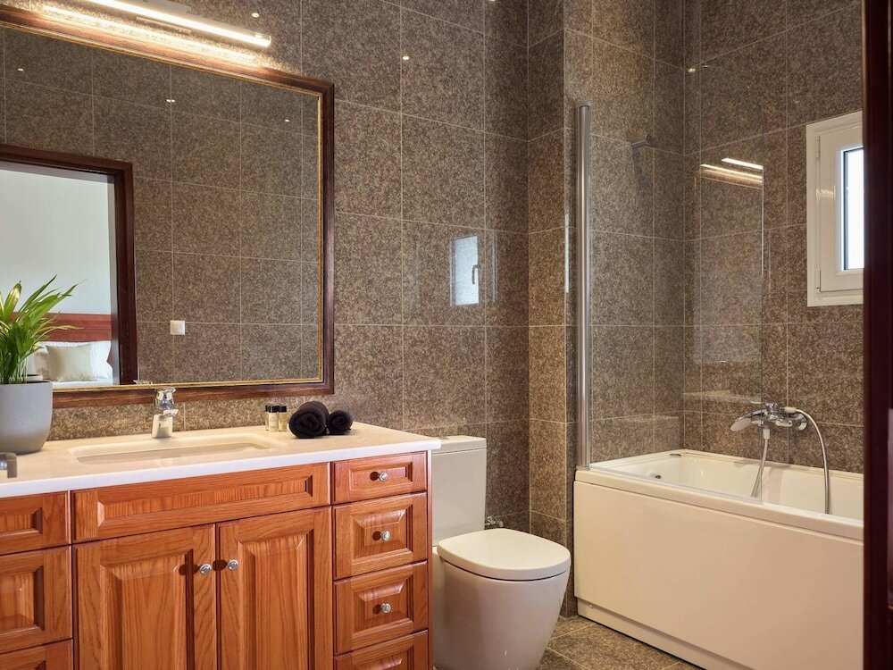 Фото Mont Bleu Luxury Villa