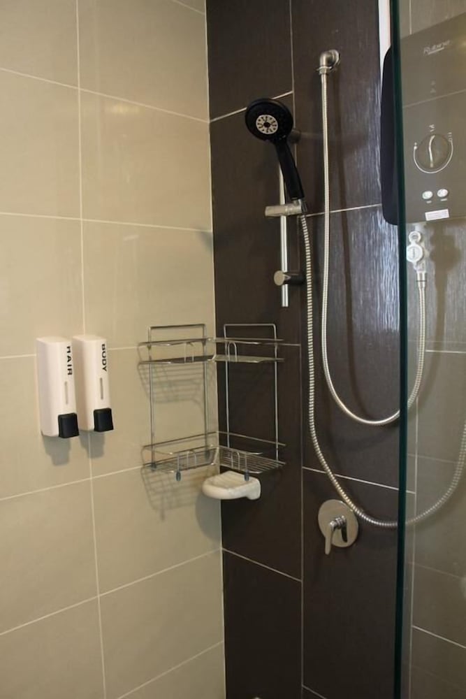 Фото Raffles Suites Homestay