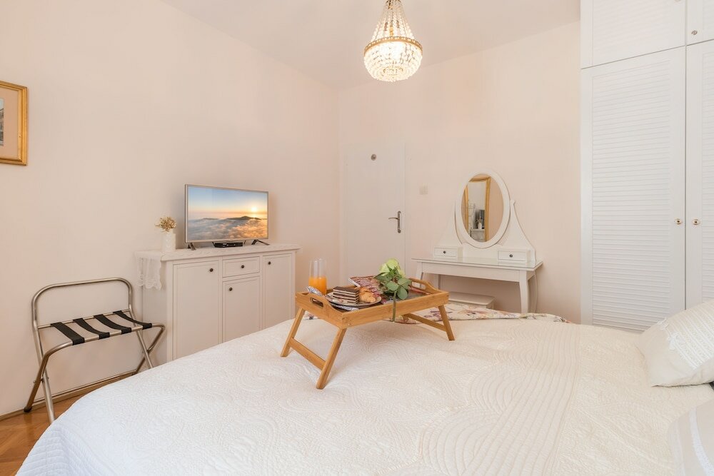 Фото Apartments and rooms Perla