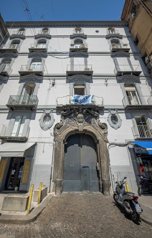 Фото Napoli Squares Suites