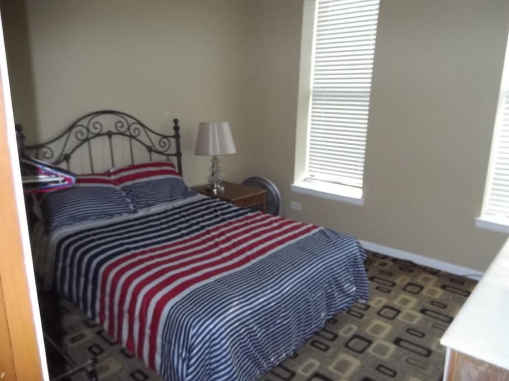 Фото Bucktown, Urban Luxury and Convenience, Near L Train Stop at Western