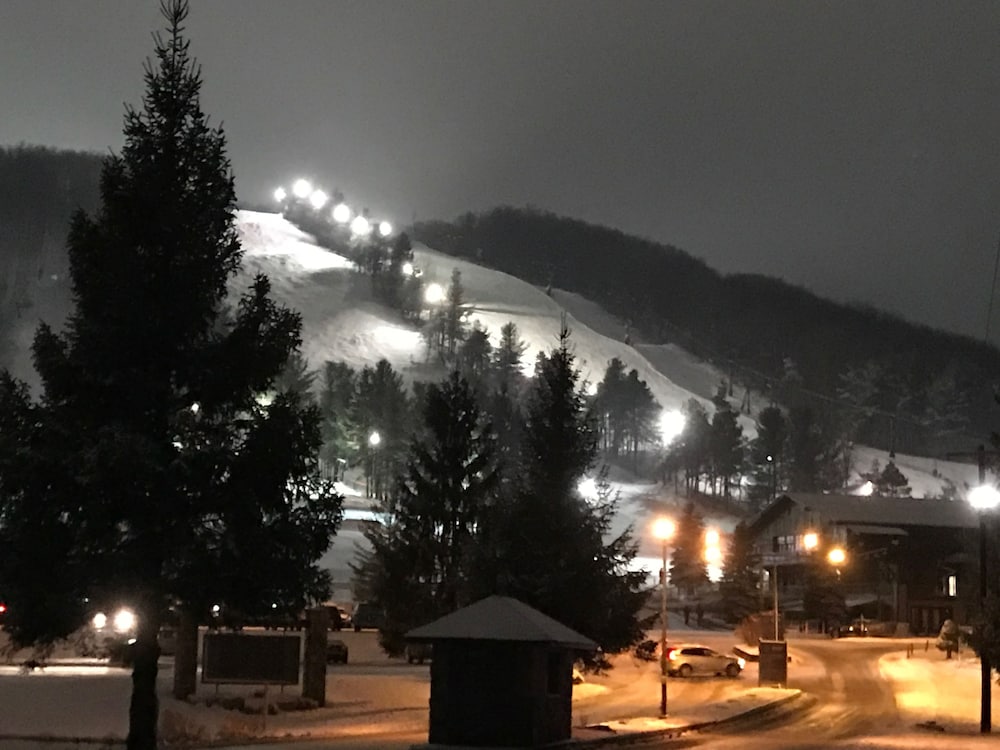 Фото Lake Pointe Inn