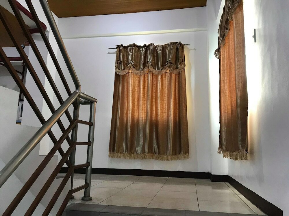 Фото Meaco Royal Hotel - Malabon