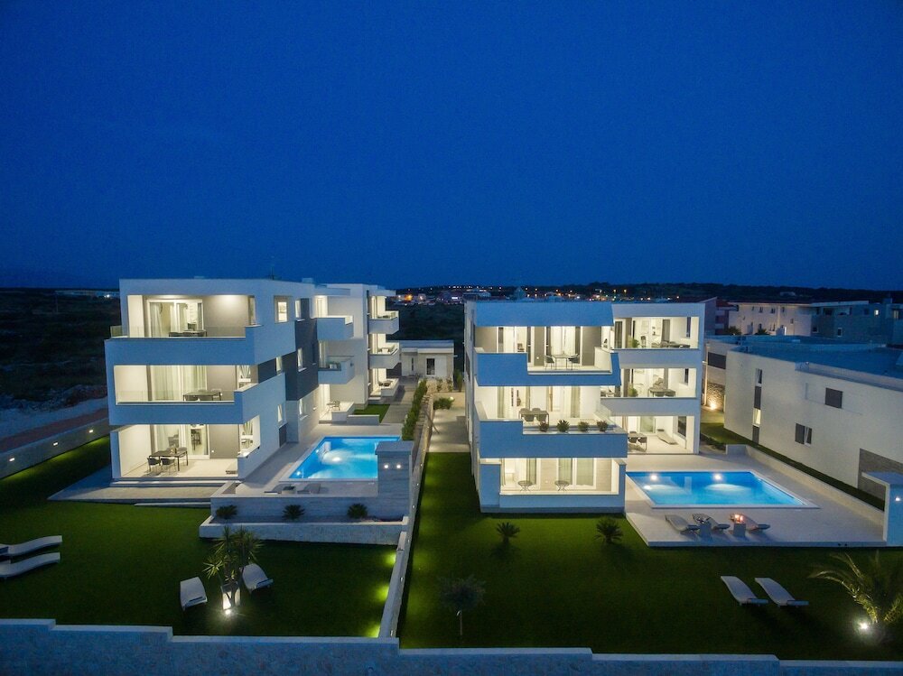 Фото Apartments & Rooms Pool Villas Maris