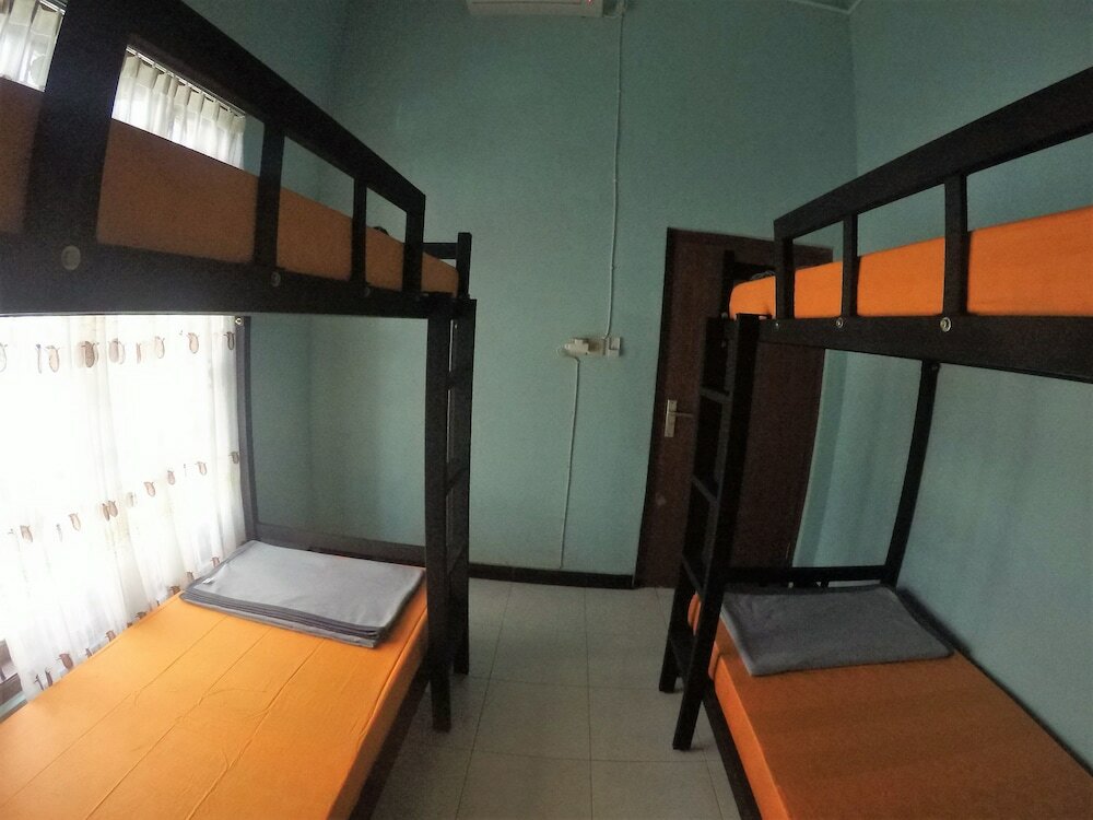 Фото Dhika Adventure - Hostel