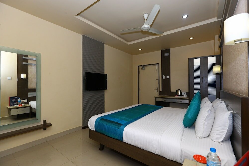 Фото Oyo 5319 Hotel Navaratna