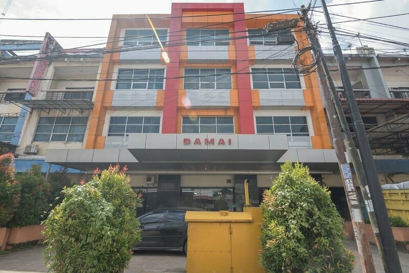 Гостиница RedDoorz near Gajah Mada Pontianak в Понтианаке