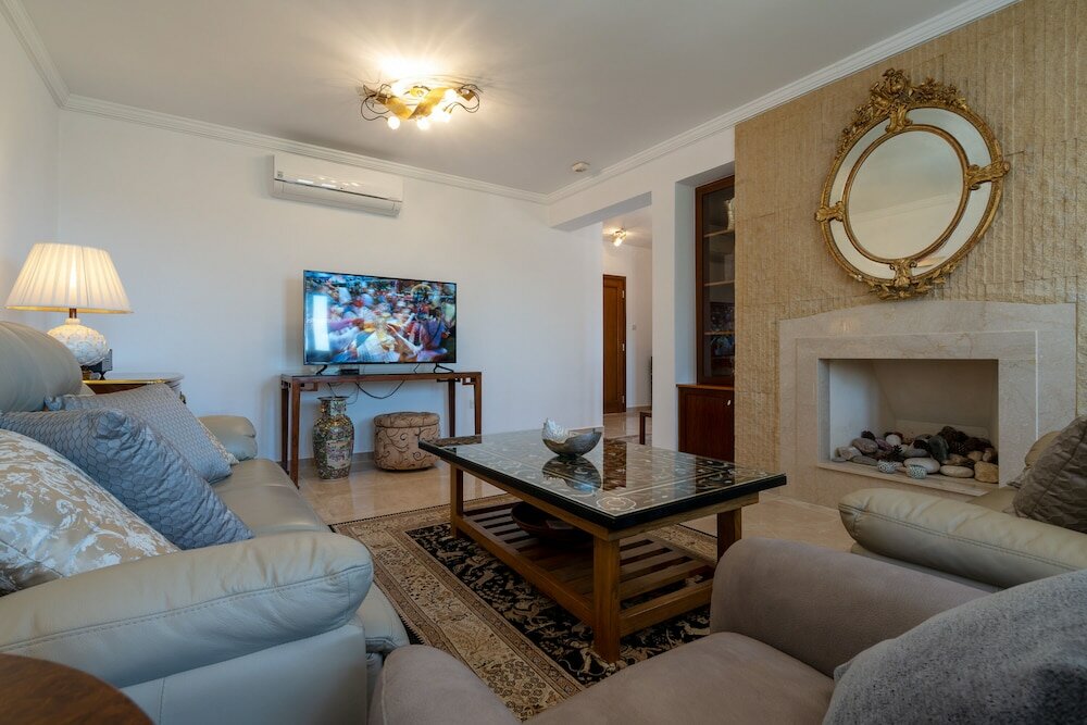 Фото Stunning 3 bedroom villa 'bz01' with private pool, stunning views, communal pool and resort facilities, Zephyros Village on Aphrodite Hills Re