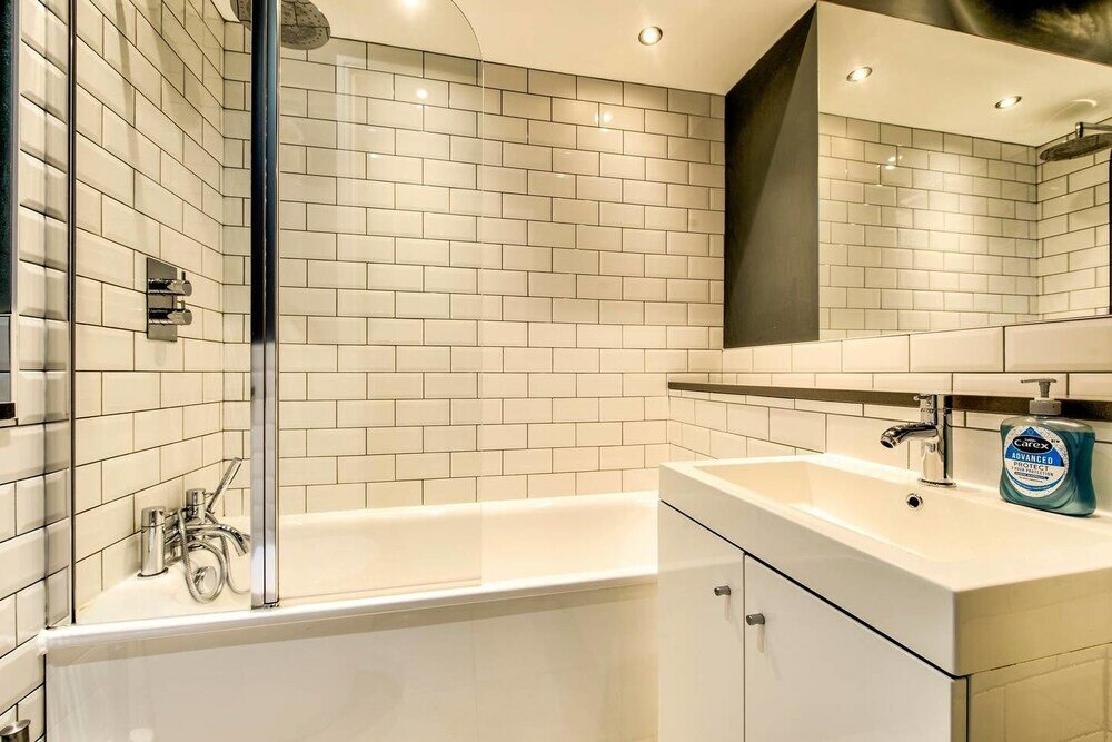 Фото Bright and Spacious 4-bedroom Apart in Stockbridge