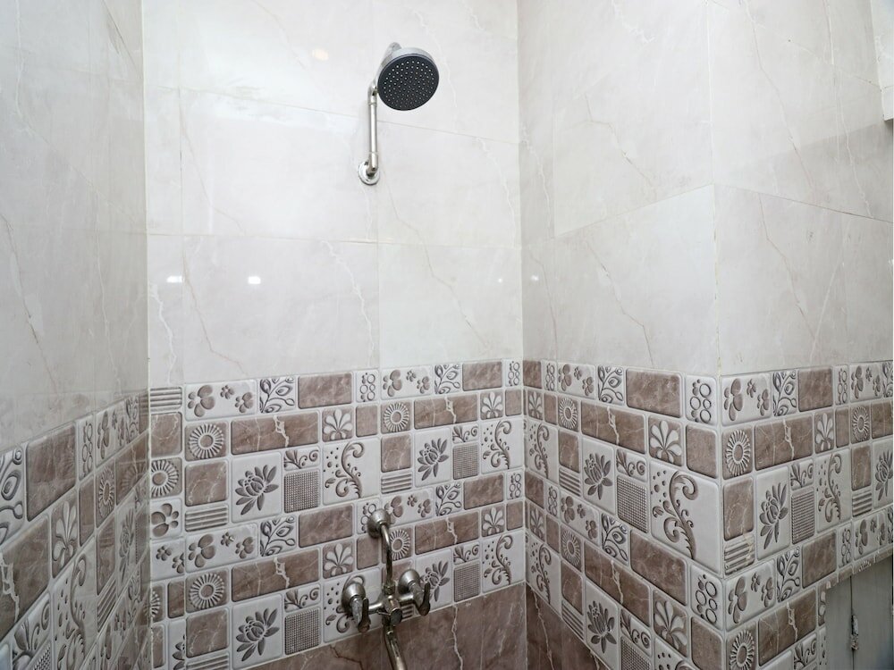 Фото Oyo 27921 Hotel Shalimar