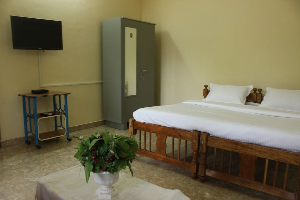 Фото Oyo 6236 Home Studio Near Sinquerim Beach