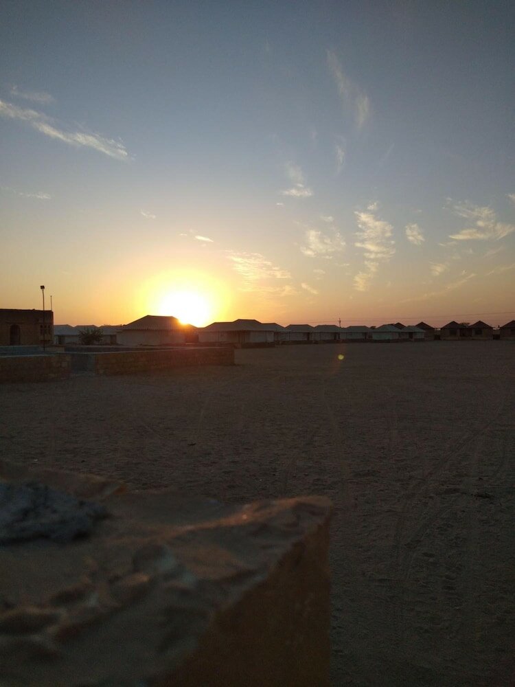 Фото Sunrise Desert Resort