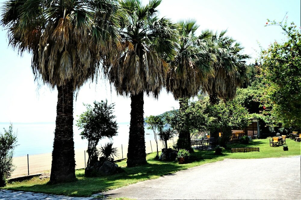 Фото Pension Karvounoskala