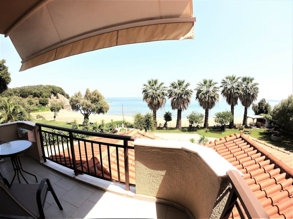 Фото Pension Karvounoskala